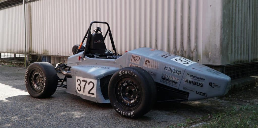 car racing with large-scale 3d printing