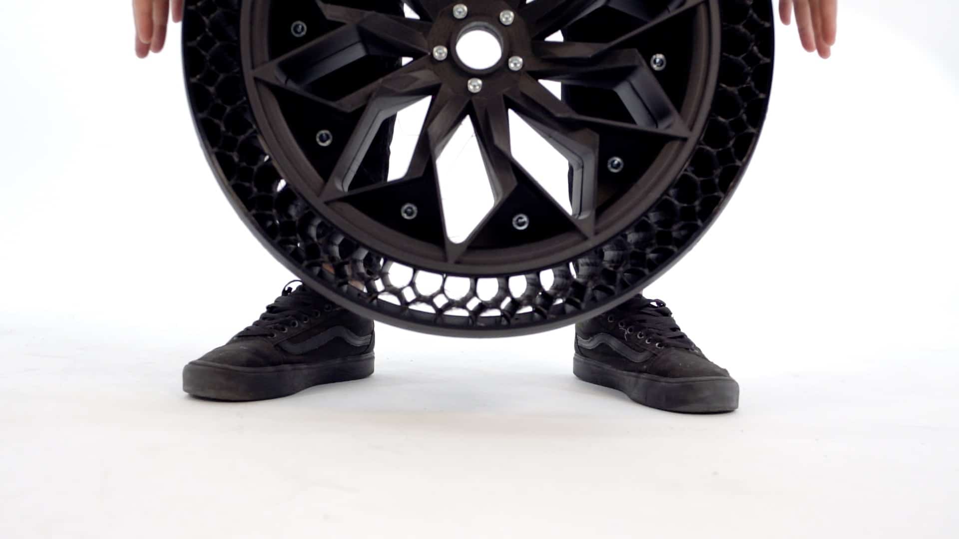 3D printed airless tire NERA eBike