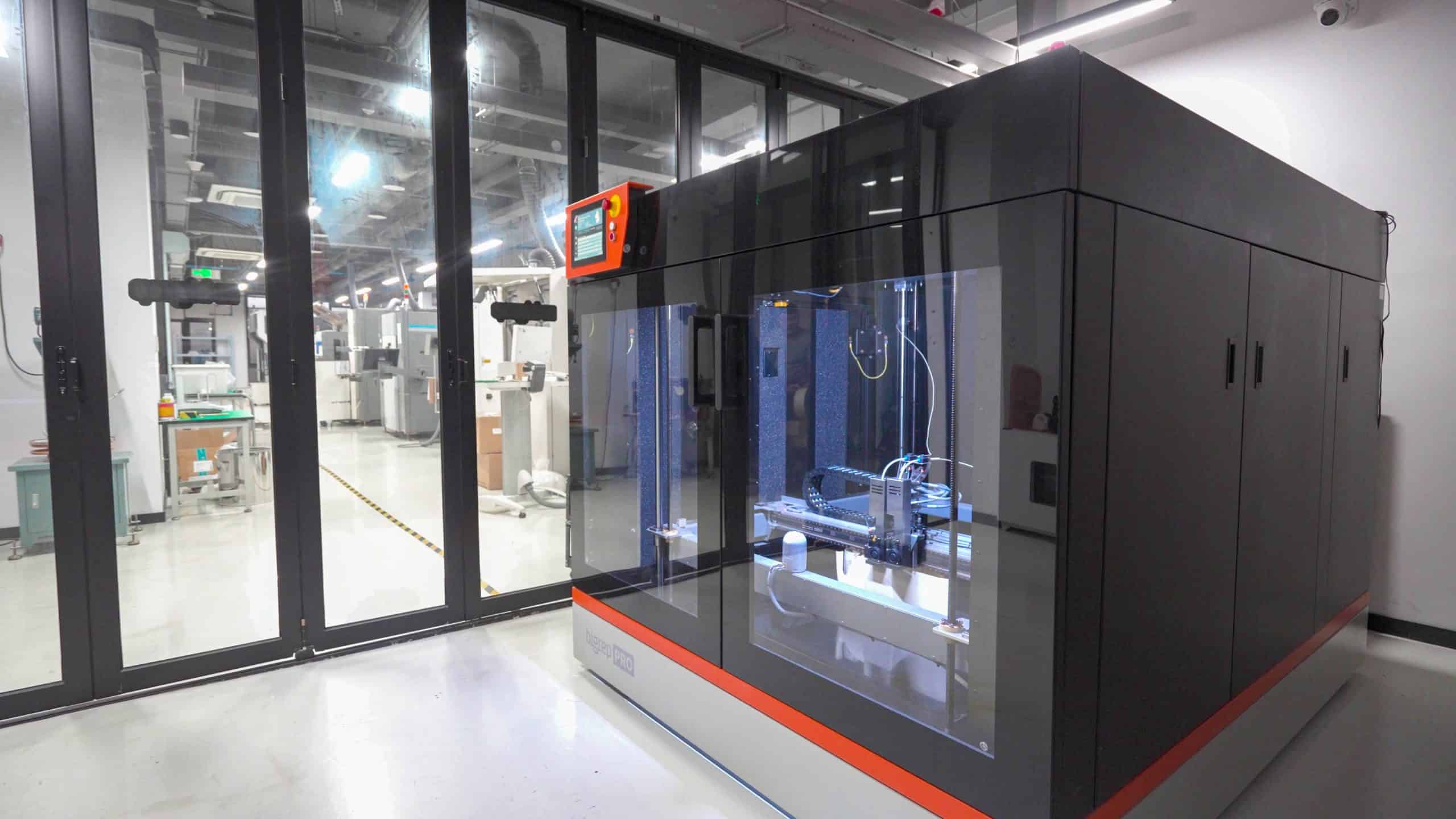 The BigRep PRO at the 3D printing CNHTC center